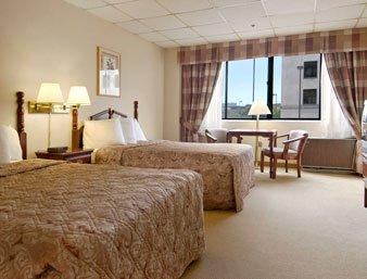 Hotel Ramada Convention Center Eau Claire Esterno foto